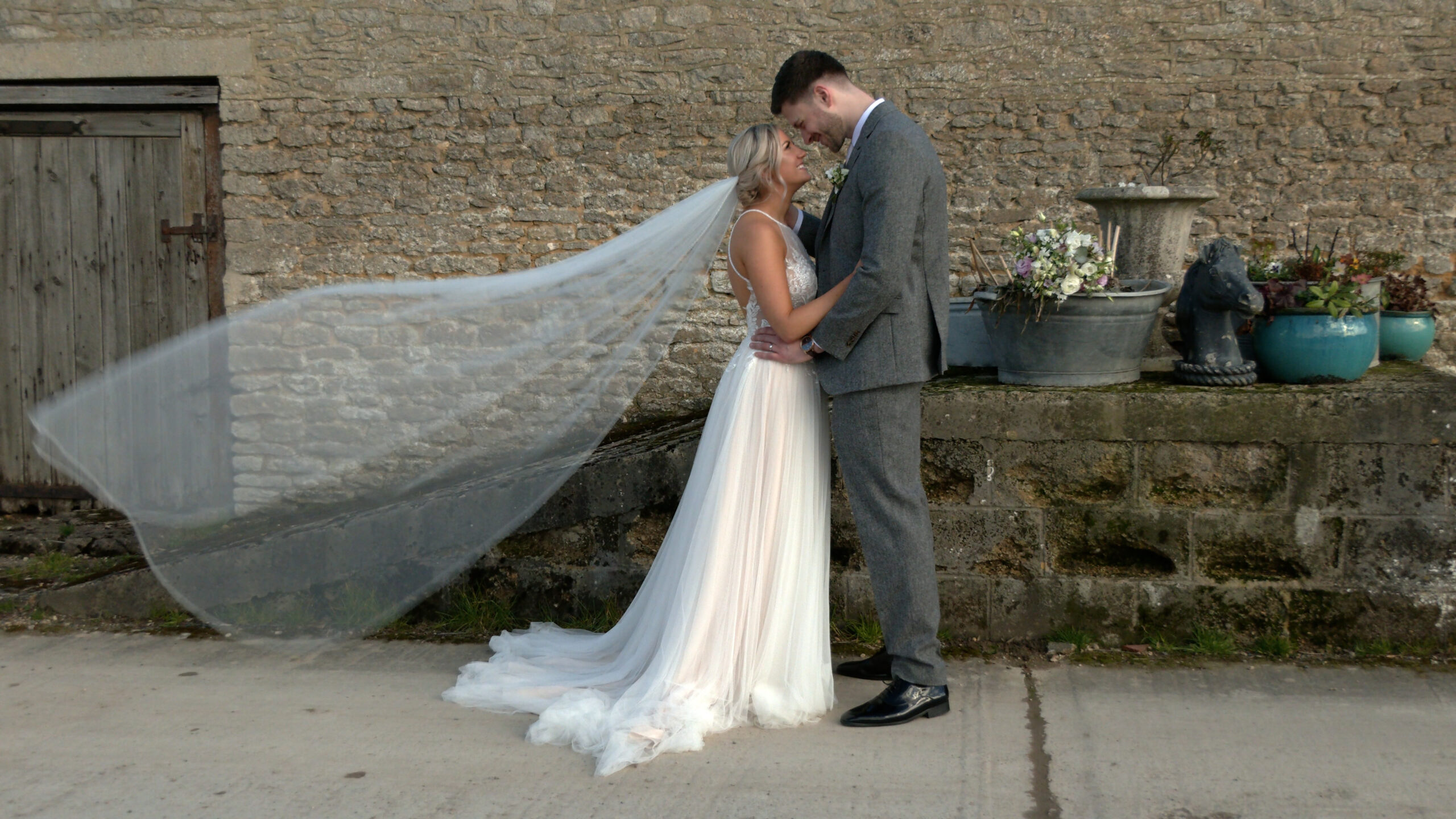 Wedding Videographer Stratton Court Barn