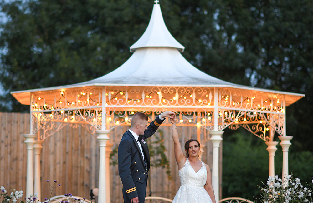 Garden Pavilion Wedding photographer The Pear Tree, Purton