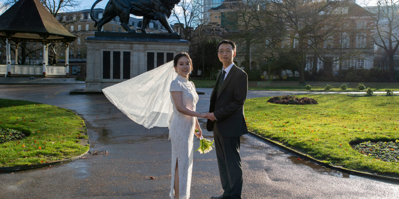 Wedding Photographer Reading Registry Office